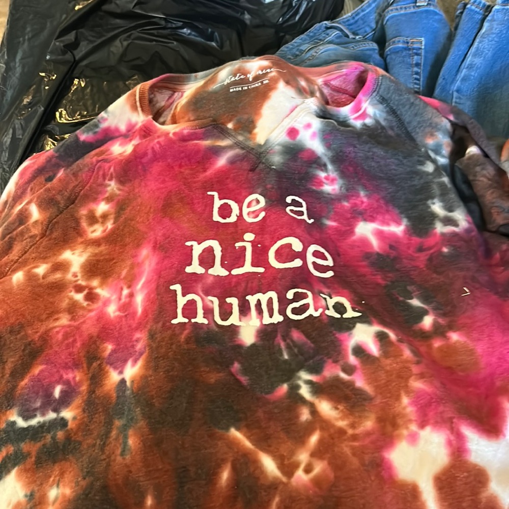 oversized tie dye light weight sweat top ( non fleece )